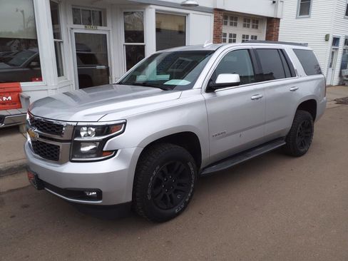 Used 2015 Chevrolet Tahoe LT w/ Luxury Package image 2