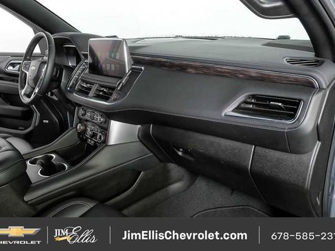 Certified 2024 Chevrolet Suburban LT RWD image 24