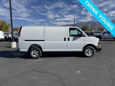 New 2025 Chevrolet Express 2500 w/ Enhanced Convenience Package image 8