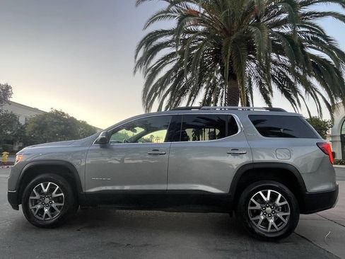 Used 2023 GMC Acadia SLT image 4