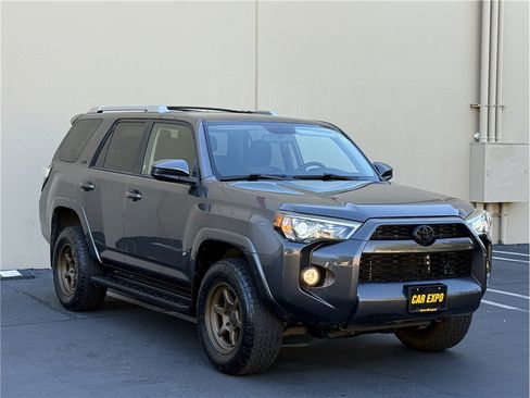 Used 2014 Toyota 4Runner SR5 AWD/4WD image 3
