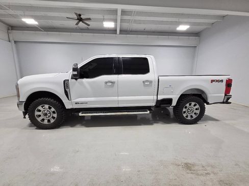 Used 2023 Ford F250 Lariat w/ Chrome Package image 4