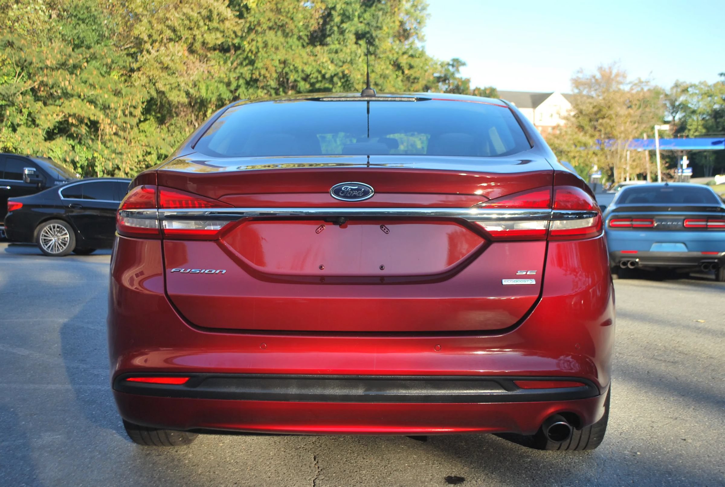 Used 2018 Ford Fusion SE w/ Fusion SE Technology Package FWD image 5
