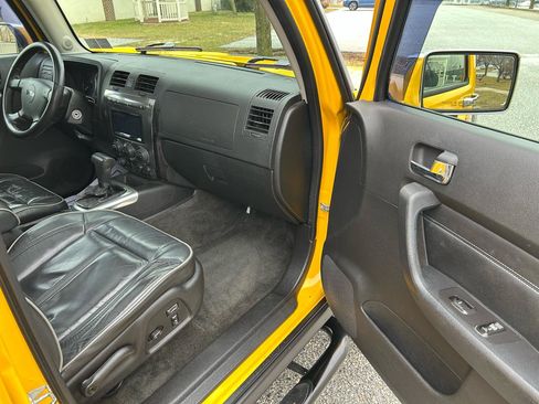Used 2007 HUMMER H3 Adventure image 14