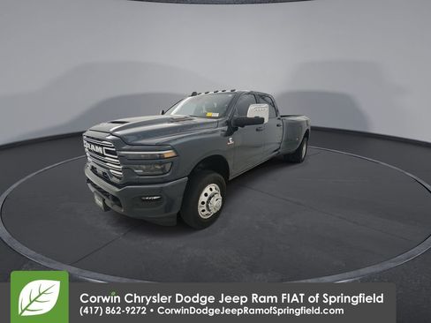 Used 2025 RAM 3500 Laramie w/ Sport Appearance Package AWD/4WD image 4