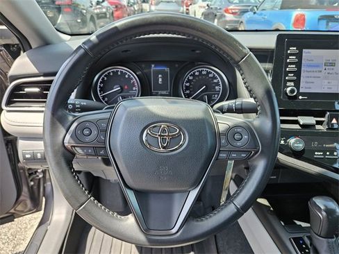 Used 2022 Toyota Camry SE image 20