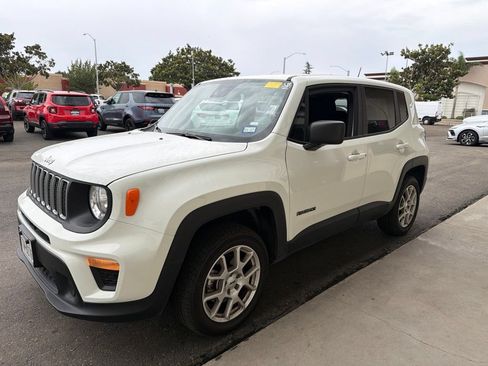 Used 2023 Jeep Renegade Latitude AWD/4WD image 4