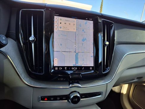 Certified 2023 Volvo XC60 B5 Ultimate w/ Climate Package image 25