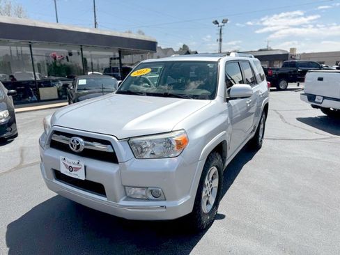 Used 2012 Toyota 4Runner SR5 w/ Convenience Pkg AWD/4WD image 2