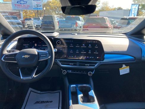 New 2026 Chevrolet Equinox EV LT w/ Convenience Package II AWD/4WD image 5