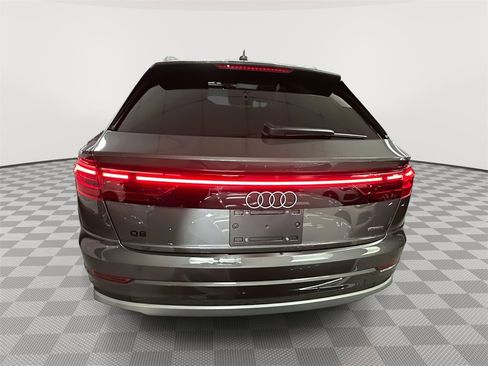 Used 2025 Audi Q8 Premium Plus w/ Premium Plus Package image 3