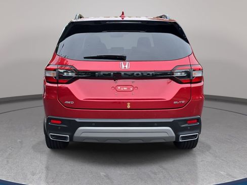 Used 2023 Honda Pilot Elite image 6