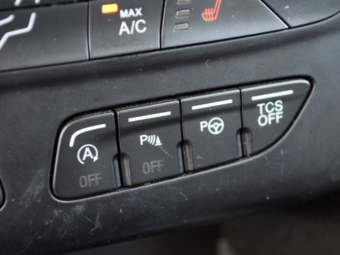 Used 2018 Ford Escape Titanium FWD image 12