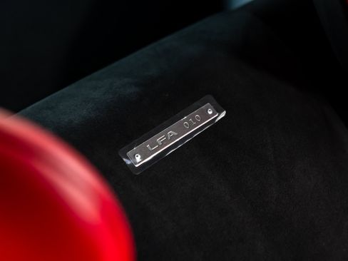 Used 2012 Lexus LFA RWD image 92