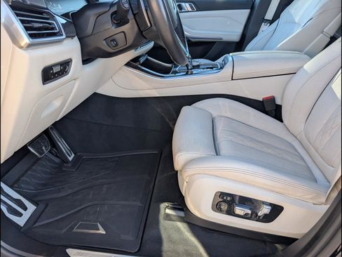 Used 2023 BMW X5 M50i w/ Executive Package image 11