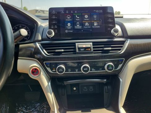 Used 2021 Honda Accord Touring image 15