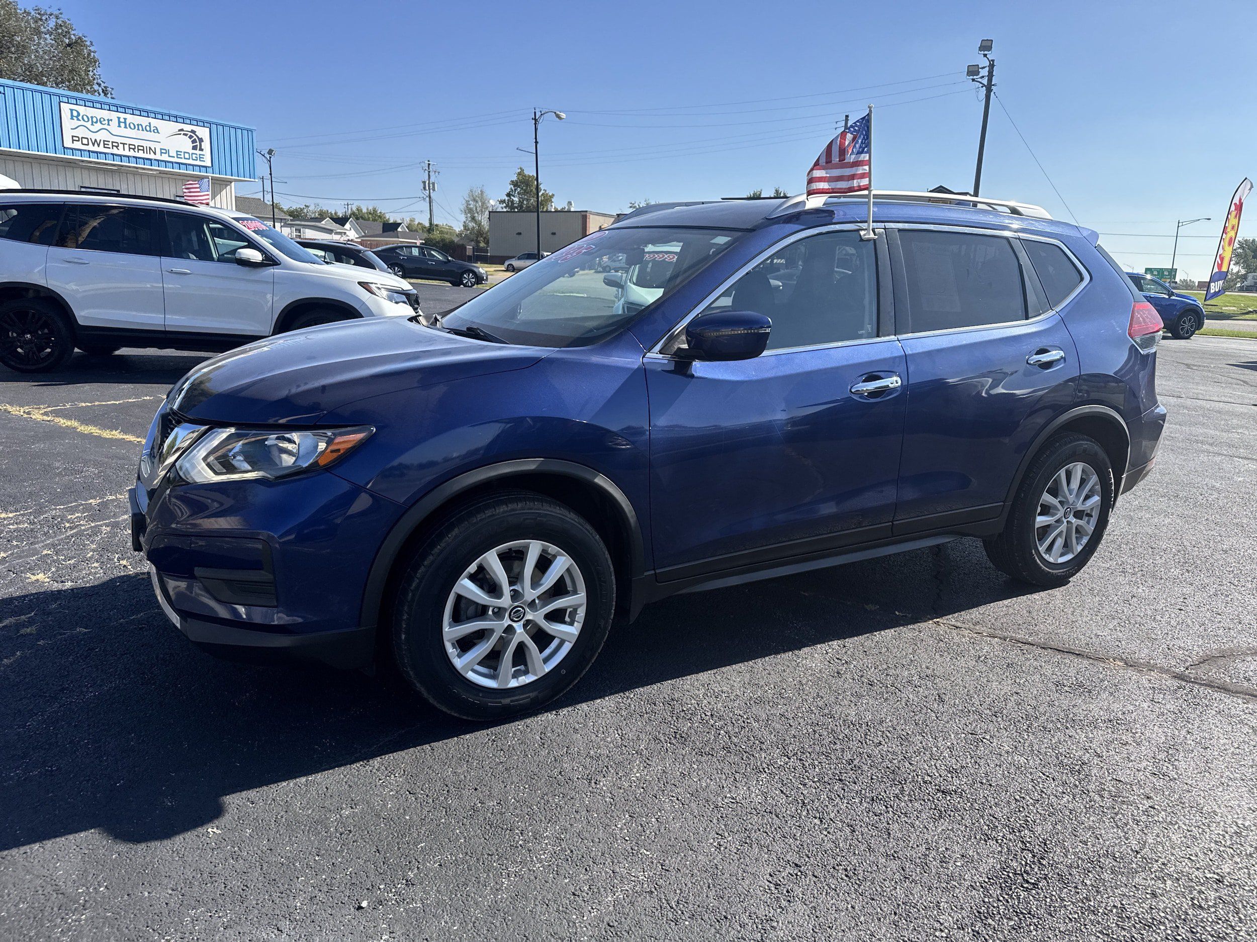 Used 2019 Nissan Rogue SV AWD/4WD image 2