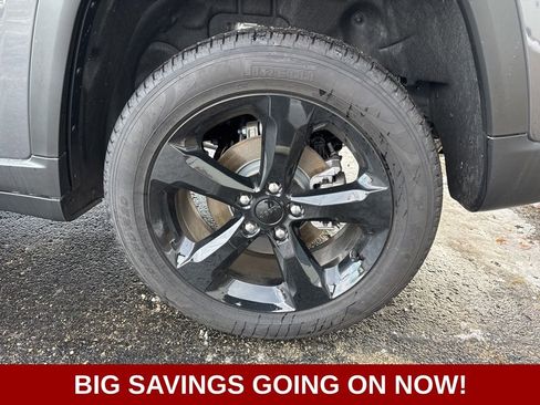 New 2025 Jeep Grand Cherokee Limited w/ Black Appearance Package image 17