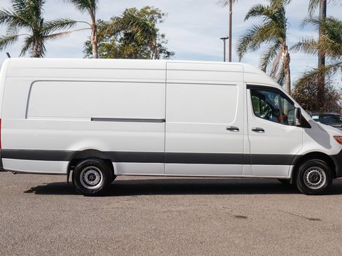 Used 2020 Mercedes-Benz Sprinter 3500 w/ Driver Convenience Package image 11