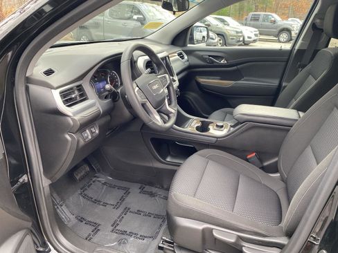 Used 2023 GMC Acadia SLE image 19