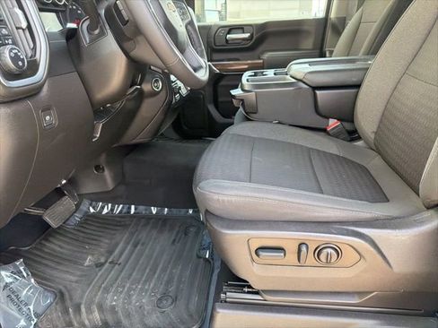 Used 2022 Chevrolet Silverado 2500 LT w/ Convenience Package image 17