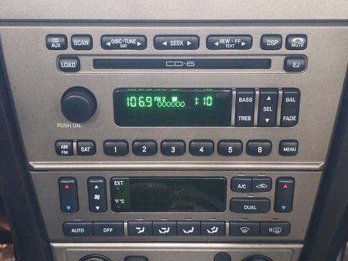 Used 2004 Ford Thunderbird Deluxe image 14