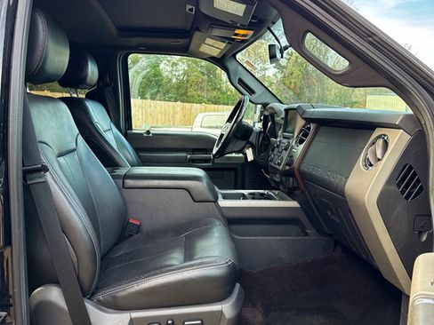 Used 2016 Ford F250 Lariat w/ Lariat Ultimate Package image 32