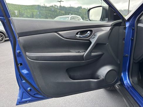 Used 2020 Nissan Rogue SV FWD image 21