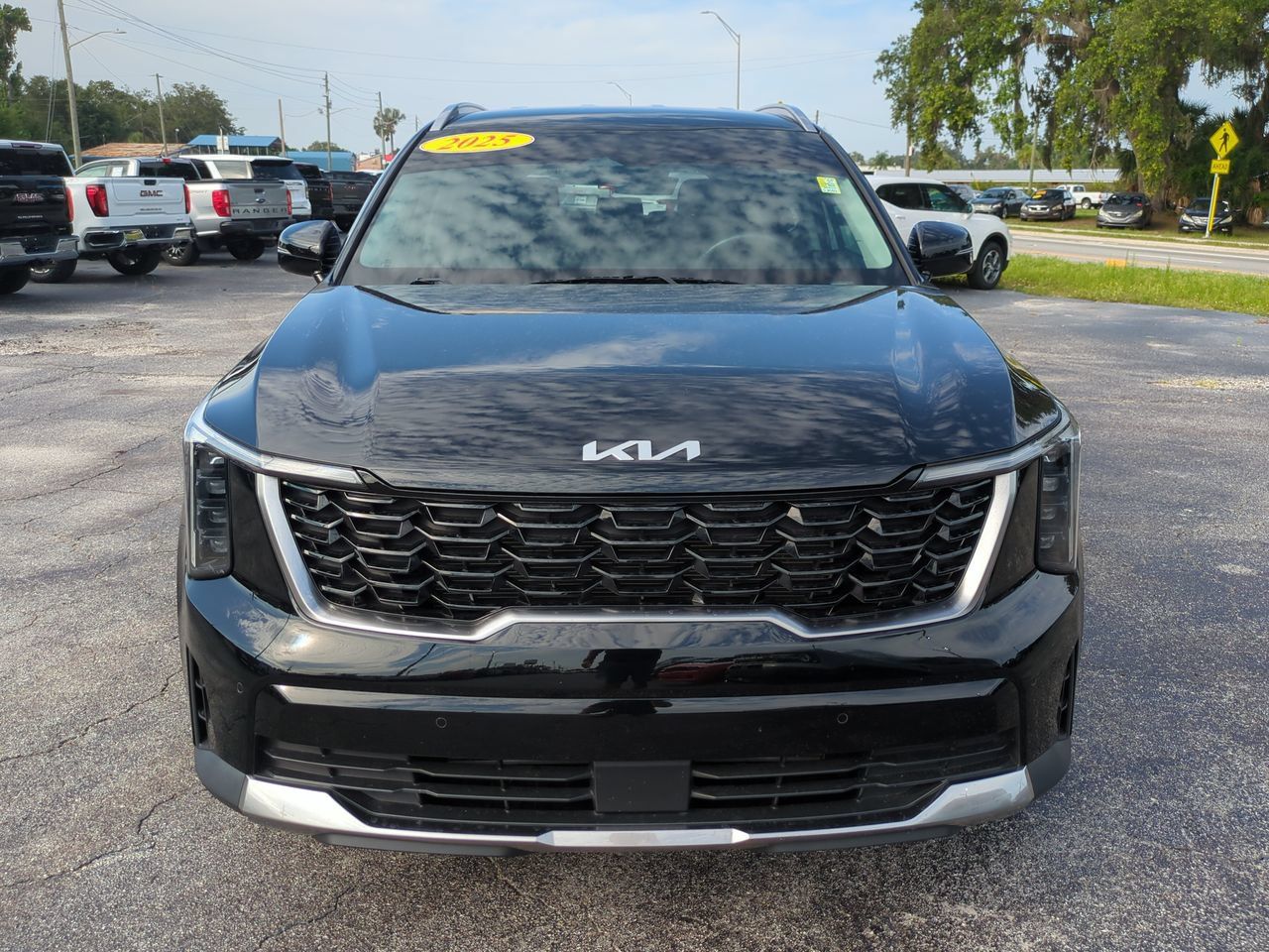 Used 2025 Kia Sorento S FWD image 9