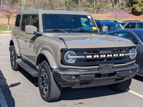 Certified 2025 Ford Bronco Outer Banks image 1