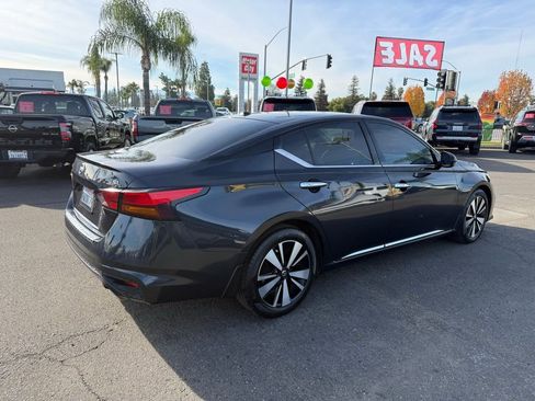 Used 2021 Nissan Altima 2.5 SL image 6