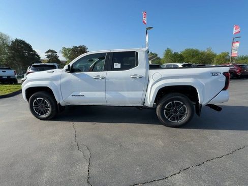 New 2025 Toyota Tacoma TRD Sport image 5