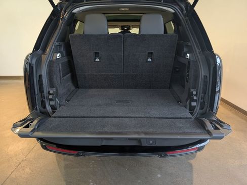 Used 2024 Land Rover Range Rover Long Wheelbase SE image 5