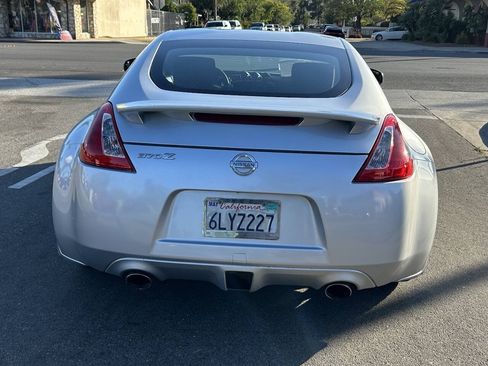 Used 2009 Nissan 370Z Coupe RWD image 8