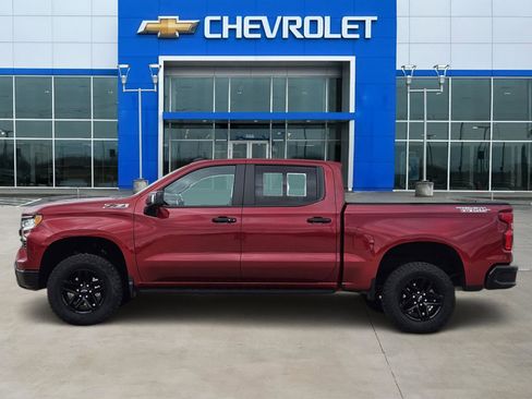 Used 2024 Chevrolet Silverado 1500 LT Trail Boss w/ LT Trail Boss Premium Package image 3