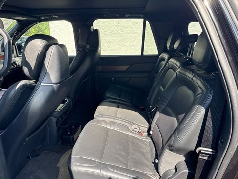 Used 2022 Lincoln Navigator L Reserve AWD/4WD image 10
