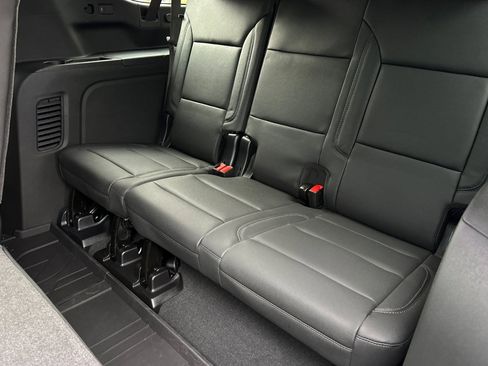 New 2026 Chevrolet Suburban LT w/ LPO, Dark Essentials Package image 15
