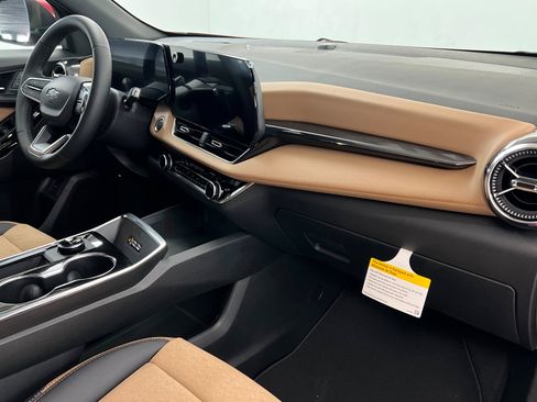 New 2026 Chevrolet Equinox ACTIV w/ Convenience Package III image 25