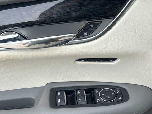 Used 2021 Cadillac XT6 Premium Luxury w/ LPO, Floor Liner Package FWD image 24