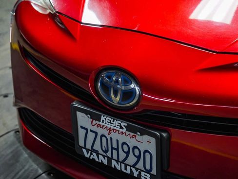 Certified 2017 Toyota Prius Two w/ Carpet Mat Package image 6