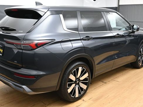 Used 2025 Mitsubishi Outlander SE AWD/4WD image 47