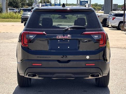 Used 2023 GMC Acadia SLT w/ Elevation Edition FWD image 6