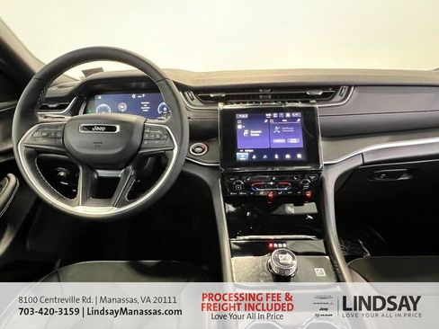 New 2025 Jeep Grand Cherokee Altitude AWD/4WD image 18