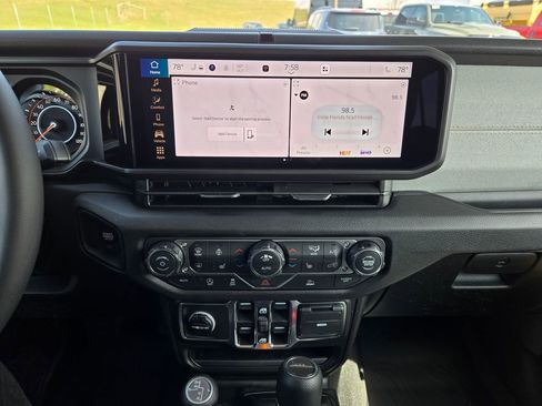 New 2026 Jeep Gladiator Sport AWD/4WD image 20