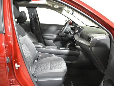 Certified 2025 Nissan Kicks SV w/ SV Premium Package AWD/4WD image 30