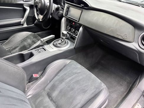 Used 2019 Toyota 86 RWD image 11