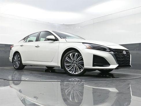 Used 2023 Nissan Altima 2.5 SL image 25