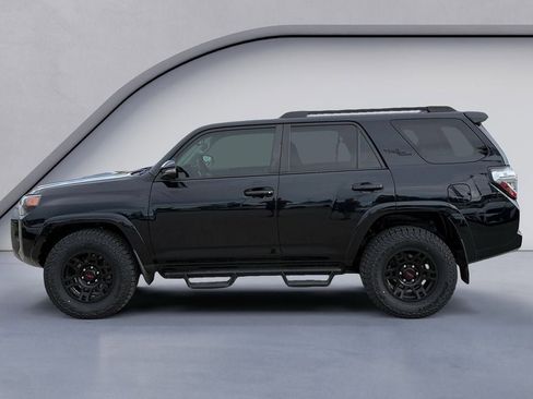 Used 2022 Toyota 4Runner TRD Off-Road Premium w/ Moonroof Package image 2