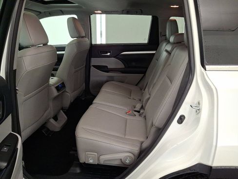 Used 2018 Toyota Highlander XLE AWD/4WD image 20