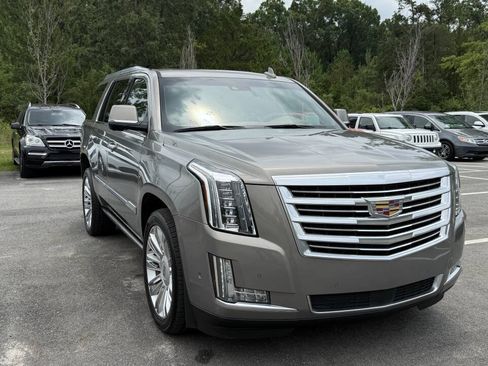 Used 2017 Cadillac Escalade Platinum AWD/4WD image 1